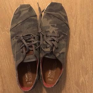 NWOT Toms 10.5